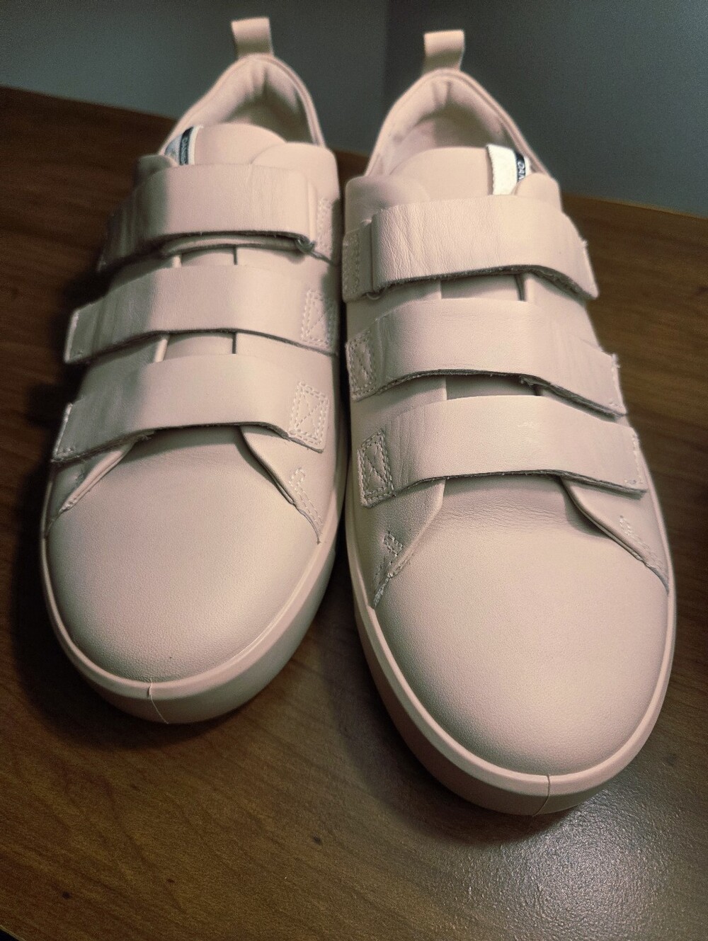 Ecco Soft 8 Strap Women’s Pink Triple Velcro Sneakers Size 9